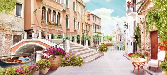 Мостик с цветами в Венеции