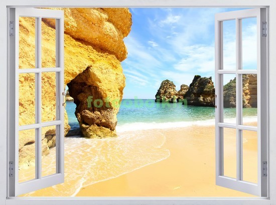Окно с видом на пляж и скалы