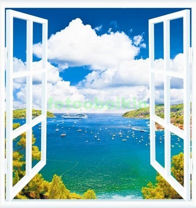 Окно с видом на голубое море