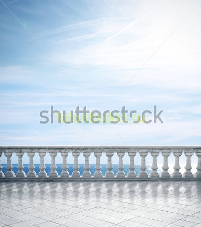 Балкон белый