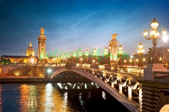 Фотоштора Мост в огнях в Париже