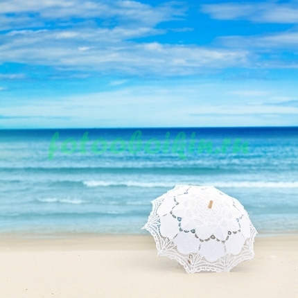 Фотоштора Белый зонтик на пляже