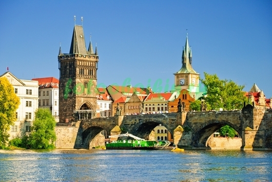 Прага в солнечный день
