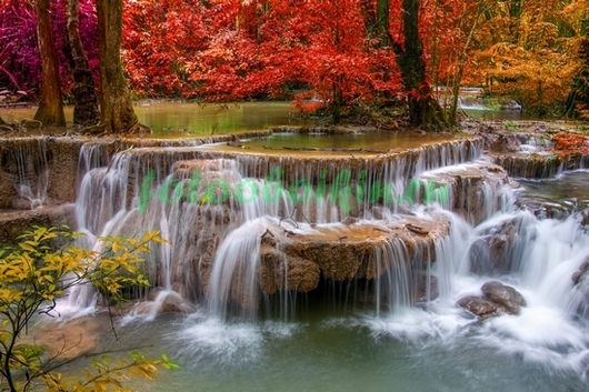 Фотообои Водопад осенью