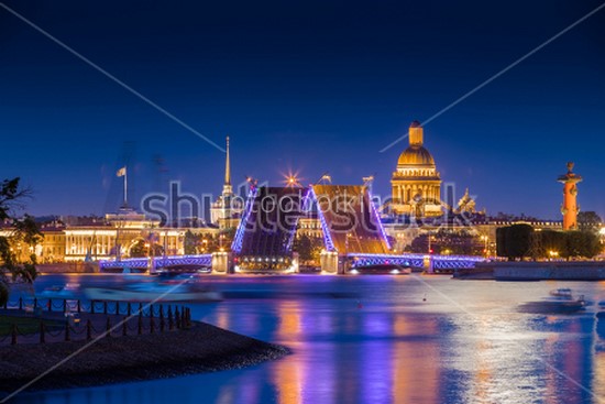 Фотоштора Дворцовый мост ночью