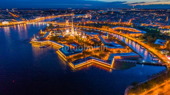 Фотоштора Вид на Санкт-Петербург ночью