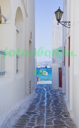 Модульная картина Белая улочка с видом на море