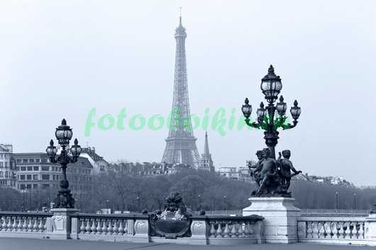 Модульная картина Париж холодной осенью