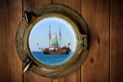 Модульная картина Окно в корабле