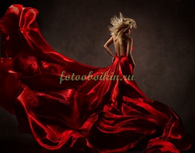 Модульная картина Девушка в красном платье