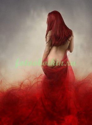 Модульная картина Девушка в красной ткани