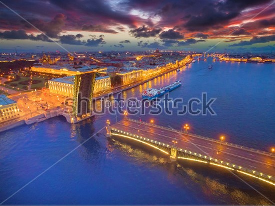Модульная картина Разведенный Большеохтинский мост